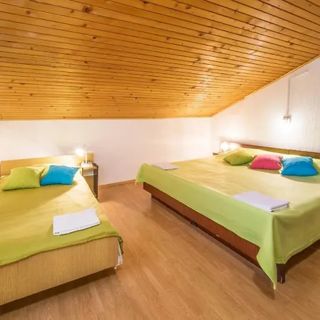 In - Insel Krk 13622 Apartamento Vrbnik (Primorje-Gorski Kotar)