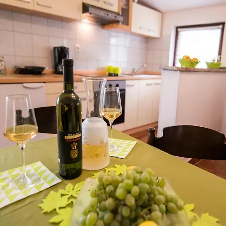 In - Insel Krk 13622 شقة *